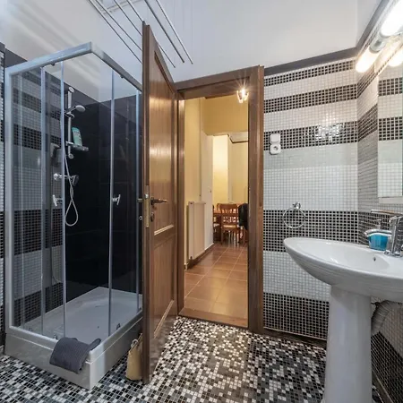 Josephine Apartment *
