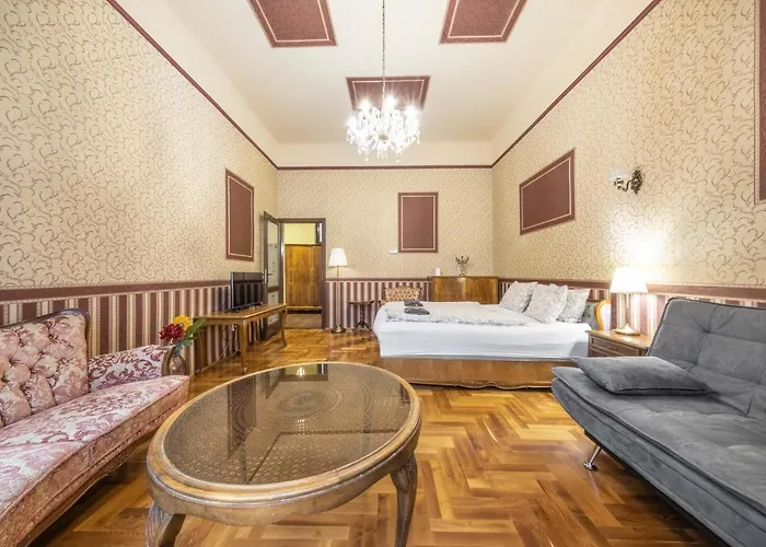Josephine Apartmán
